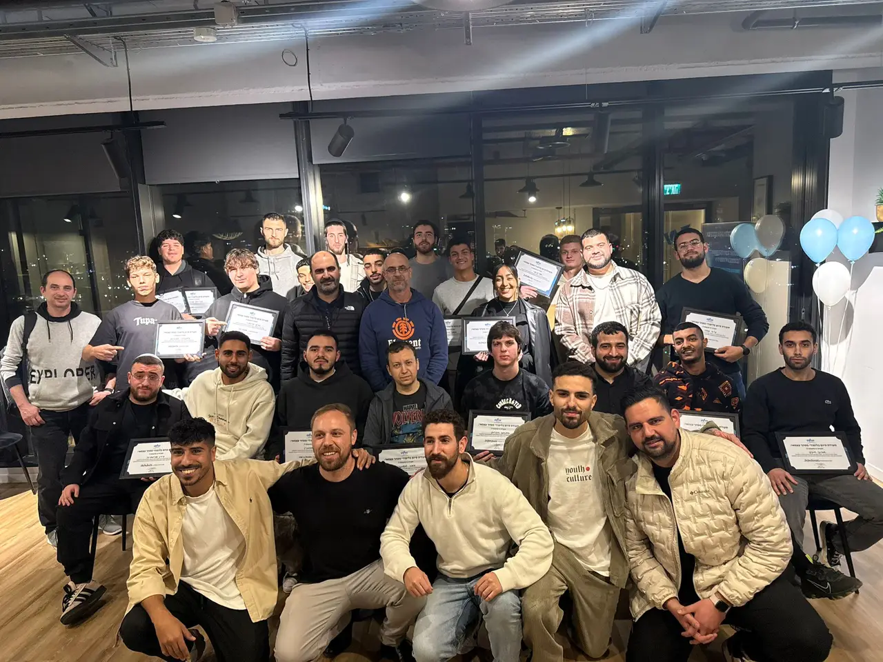 בוגרי Wise Academy בטקס קבלת תעודות